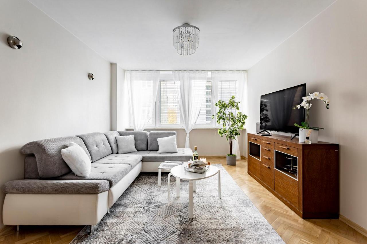 Hala Mirowska Apartments วอร์ซอ ภายนอก รูปภาพ