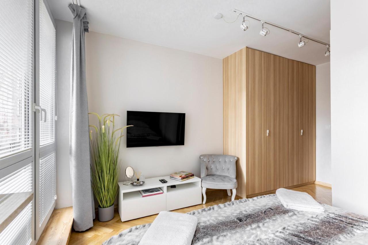 Hala Mirowska Apartments วอร์ซอ ภายนอก รูปภาพ